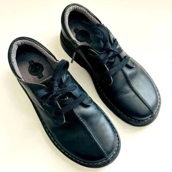 Dr. Martens Nevin Leather Black Oxfords - Picture 2 of 9